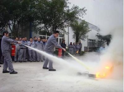 提升消防技能 筑牢安全防線——重慶水泵組織制造系統(tǒng)全體職工開展消防技能培訓